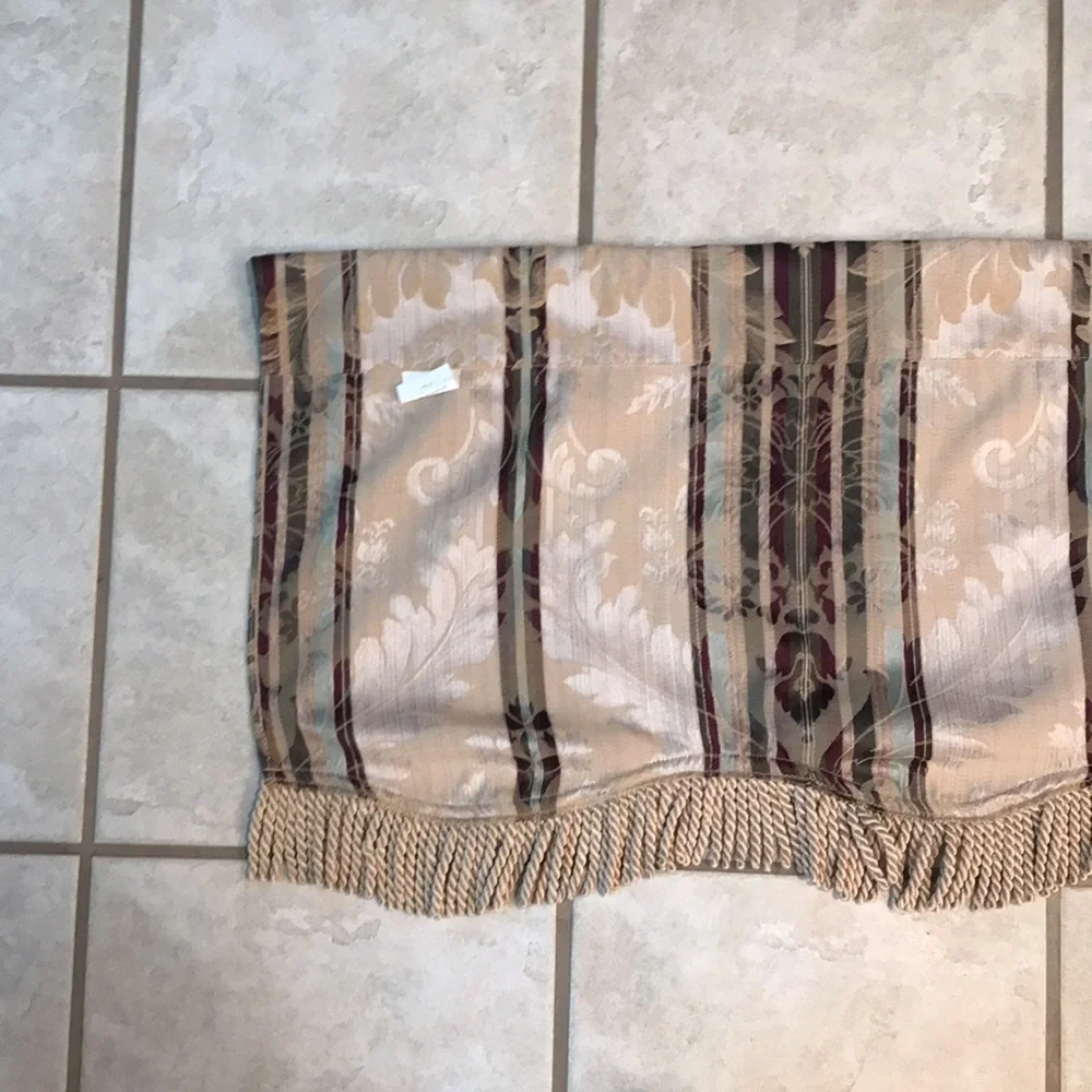Curtain Fringed Scalloped Floral Curtain Valance/Topper
